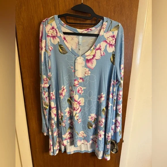 NWT Size XL Blue Floral Print Blue Women's Tunic Top W/Long Sleeve & V-Neckline - Picture 9 of 13